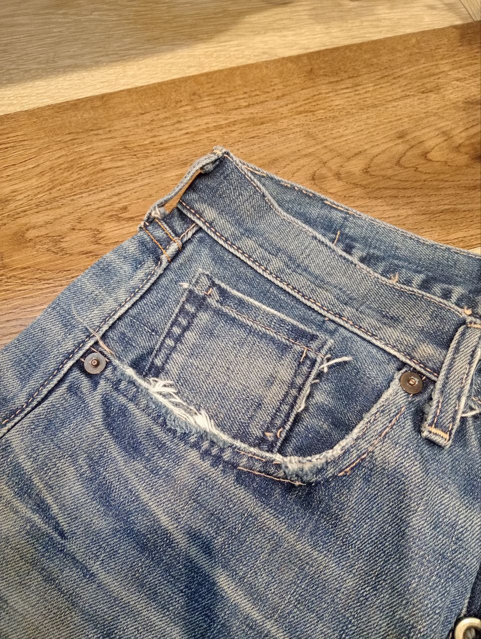 Levi's Vintage Clothing VINTAGE LEVI'S 501 REDLINE HIDDEN RIVETS CAPITAL E JEANS Size US 30 / EU 46 - 6 Thumbnail
