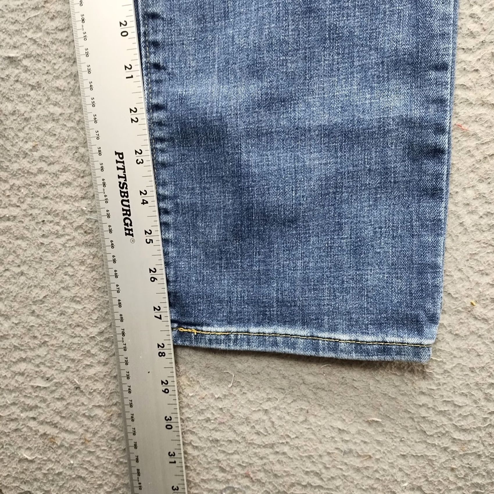 Levi's Levi's 505 Jeans Mens 30 Blue Denim Straight Leg Medium Wash Streetwear Regular Width Blue Mens Size 30 Size US 30 / EU 46 - 5 Thumbnail