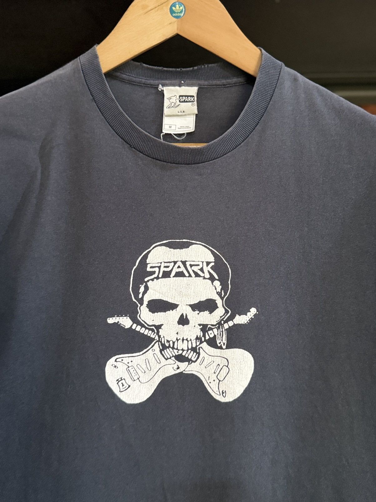Girl Skateboards × Vintage Thrashed Vintage Spark Skateboard Skulls Sun Faded Tee Size US M / EU 48-50 / 2 - 2 Thumbnail