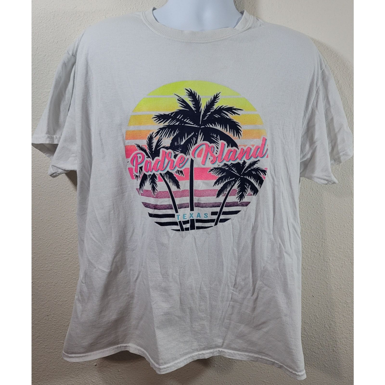 Other White Pink Yellow Padre Island Texas Graphic Logo Shirt L Size US L / EU 52-54 / 3 - 1 Thumbnail