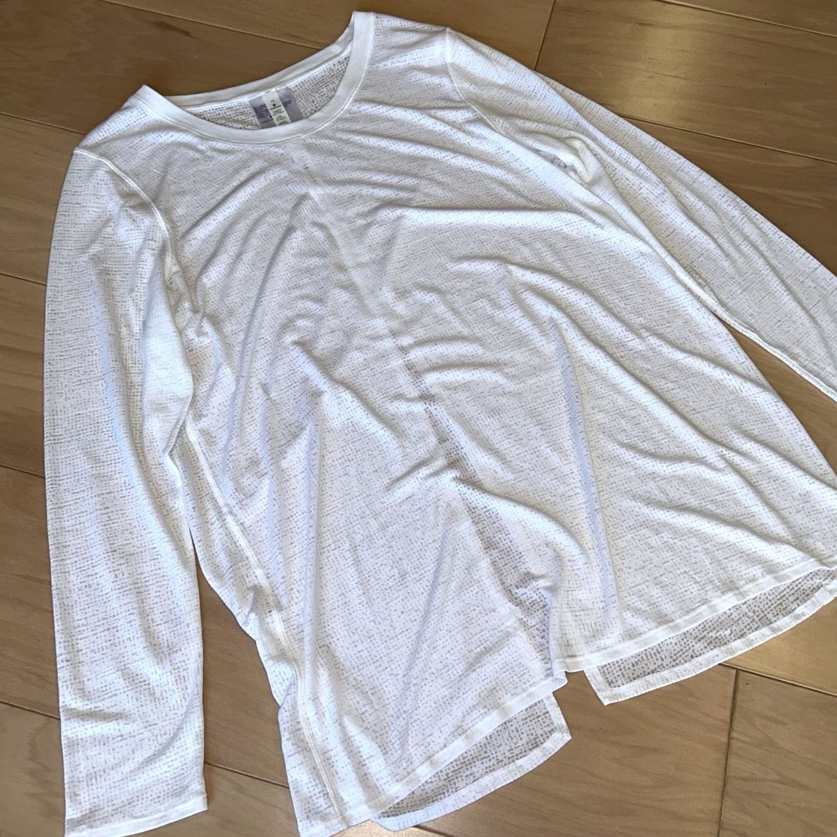 Lululemon VINTAGE Lululemon Uncovered Tall White Top Tie Long Sleeve Women’s 12 Size XL / US 12-14 / IT 48-50 - 2 Thumbnail