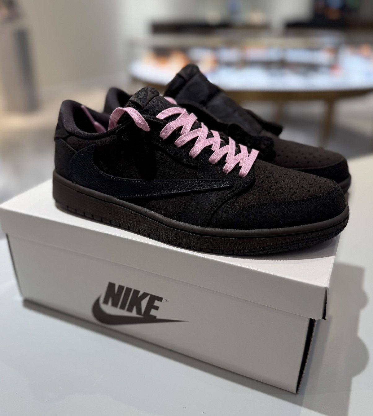 Nike × Travis Scott Air Jordan 1 Retro Low SP Travis Scott Velvet Brown Size US 9 / EU 42 - 8 Thumbnail