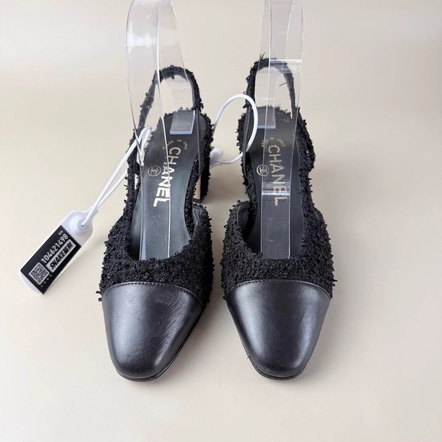 Chanel CHANEL woven double C gold buckle black & gold heels 35 EU Size US 4 / IT 34 - 2 Thumbnail