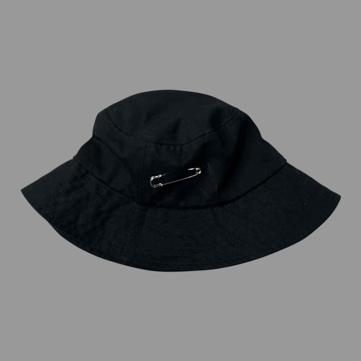 Vintage Vintage 90s avante garde piercing bucket hat Size ONE SIZE - 4 Thumbnail