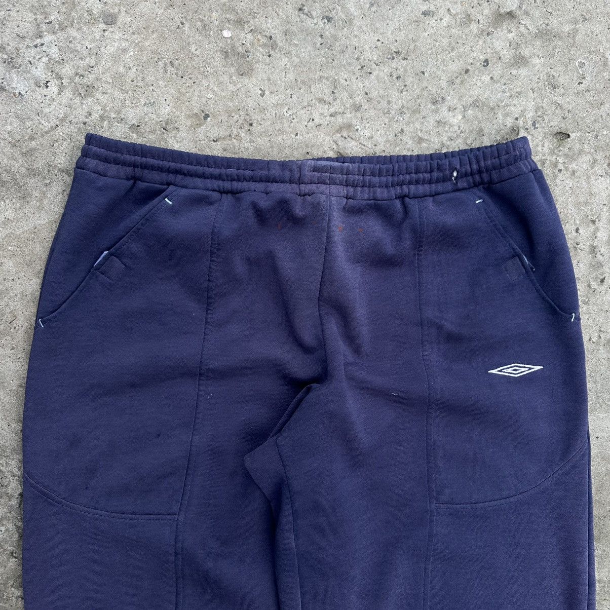 Umbro Vintage Umbro Joggers Small Logo Trashed Size L Y2K 90s USA Size US 36 / EU 52 - 6 Thumbnail