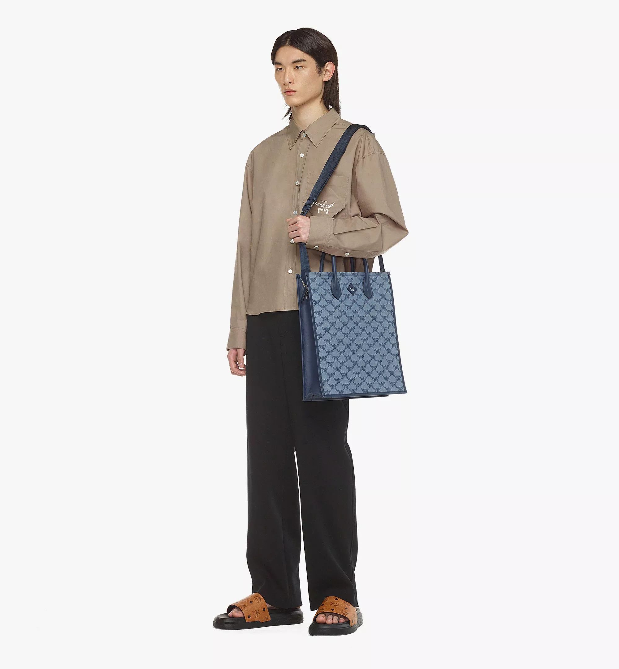MCM o1mt1gz1224 Size: OS / Unisex Tote Medium Bag in Indigo Size ONE SIZE - 3 Thumbnail