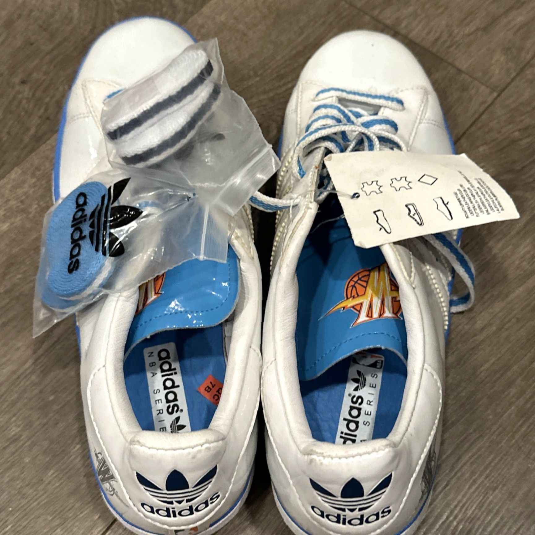 Adidas VINTAGE GOLDEN STATE WARRIORS ADIDAS CAMPUS II+ ORIGINALS SHOE Adult 10 White Warriors Logo Left Right Heel Patent Leather Athletic Sneakers Mens Size US 10 / EU 43 - 3 Thumbnail