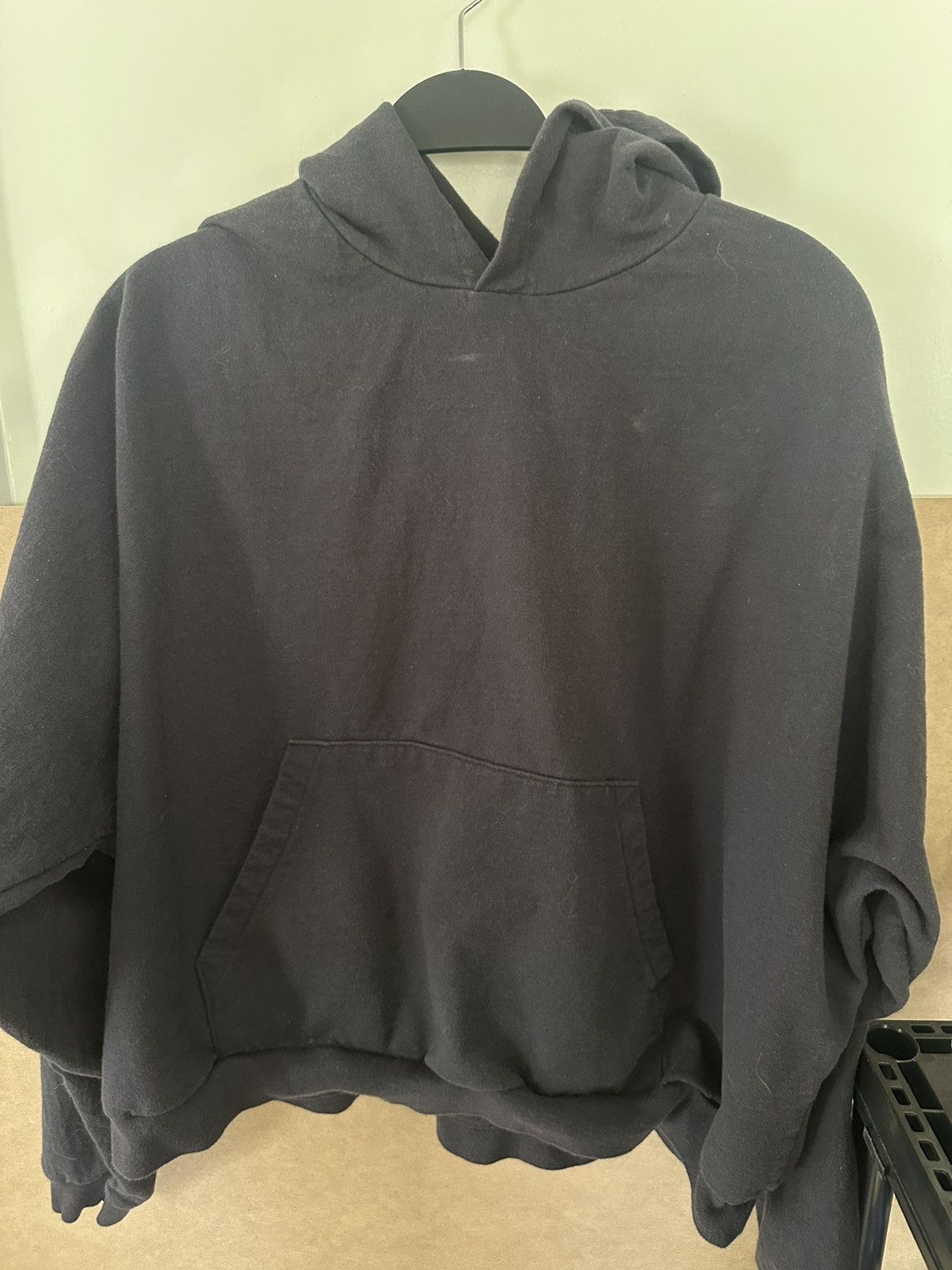 Yeezy YZY Black Faded Cropped Sweatshirt Size US M / EU 48-50 / 2 - 2 Thumbnail