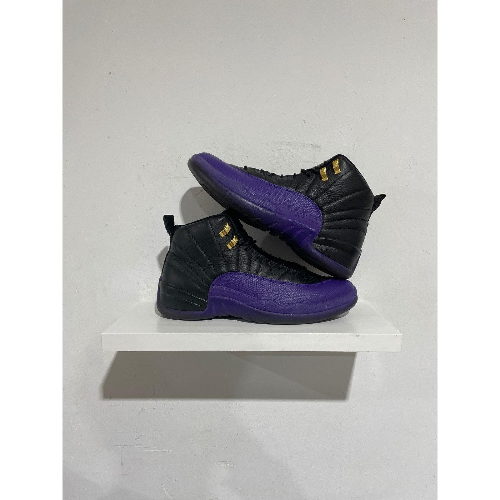 Nike NIKE JORDAN 12 FIELD PURPLE SIZE 11 PREOWNED Size US 11 / EU 44 - 1 Thumbnail