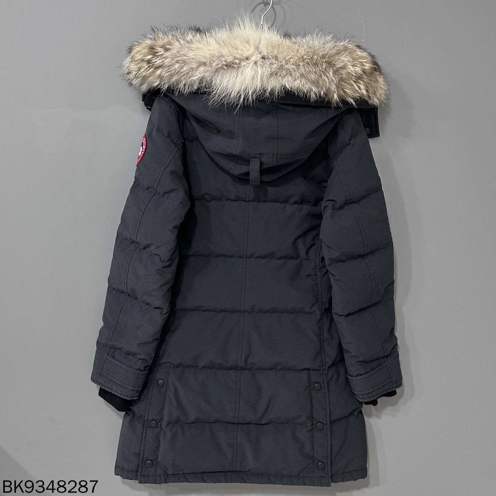 Canada Goose Canada Goose black logo puffer jacket S 98 new fur whitish Size US S / EU 44-46 / 1 - 3 Thumbnail