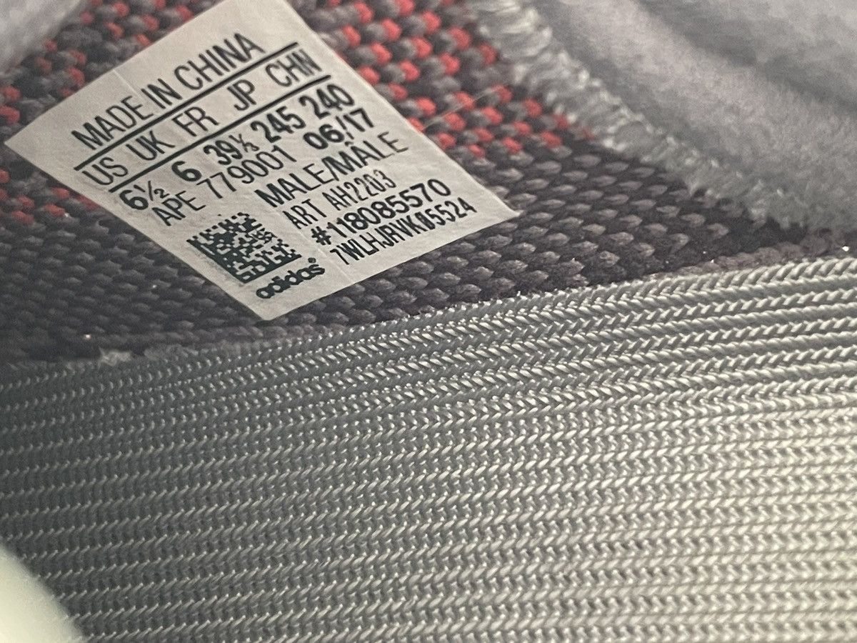 Adidas Yeezy Beluga 2.0 Size US 8.5 / IT 38.5 - 7 Thumbnail