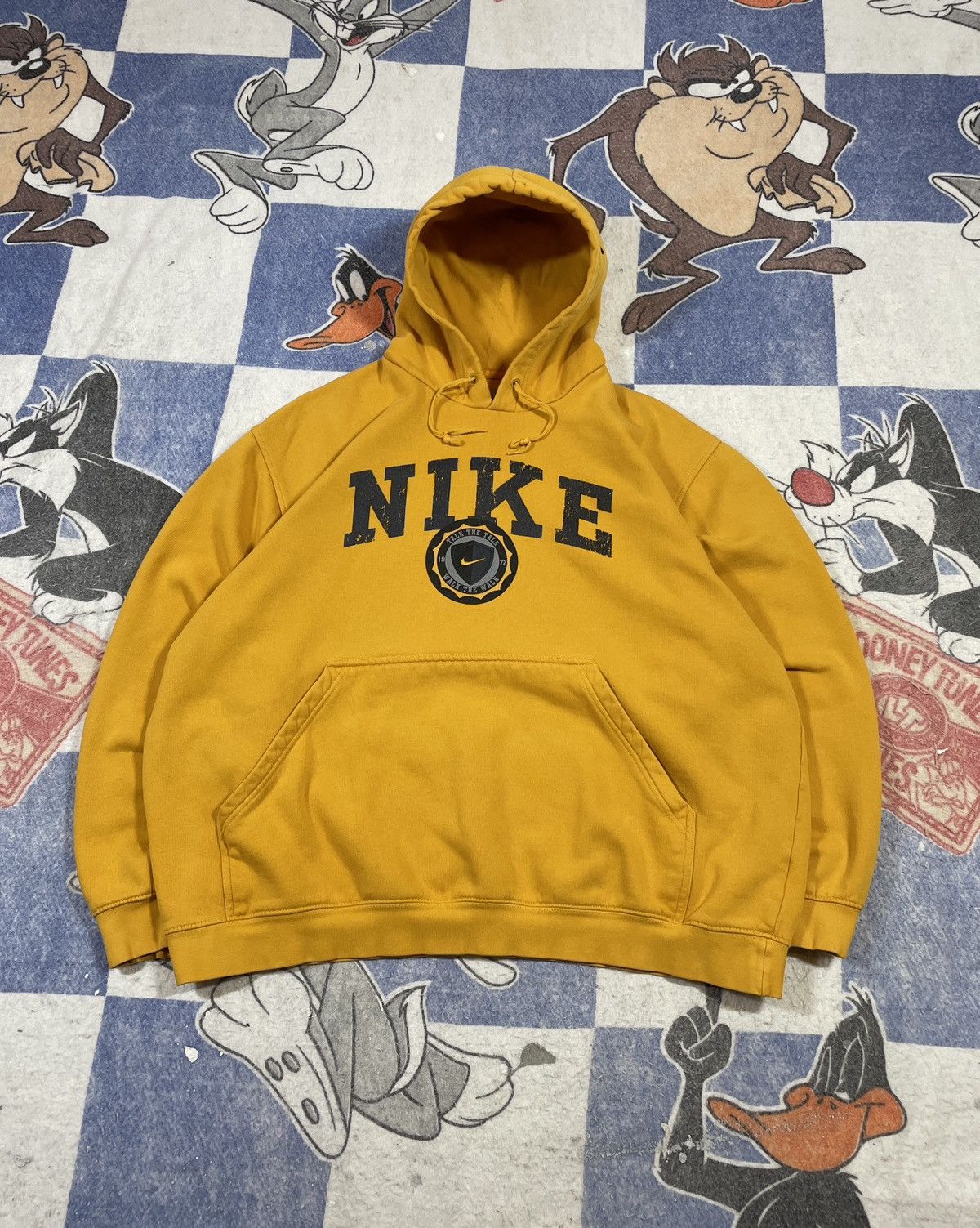 Nike Vintage Nike spell out center swoosh sweatshirt Size US L / EU 52-54 / 3 - 1 Thumbnail