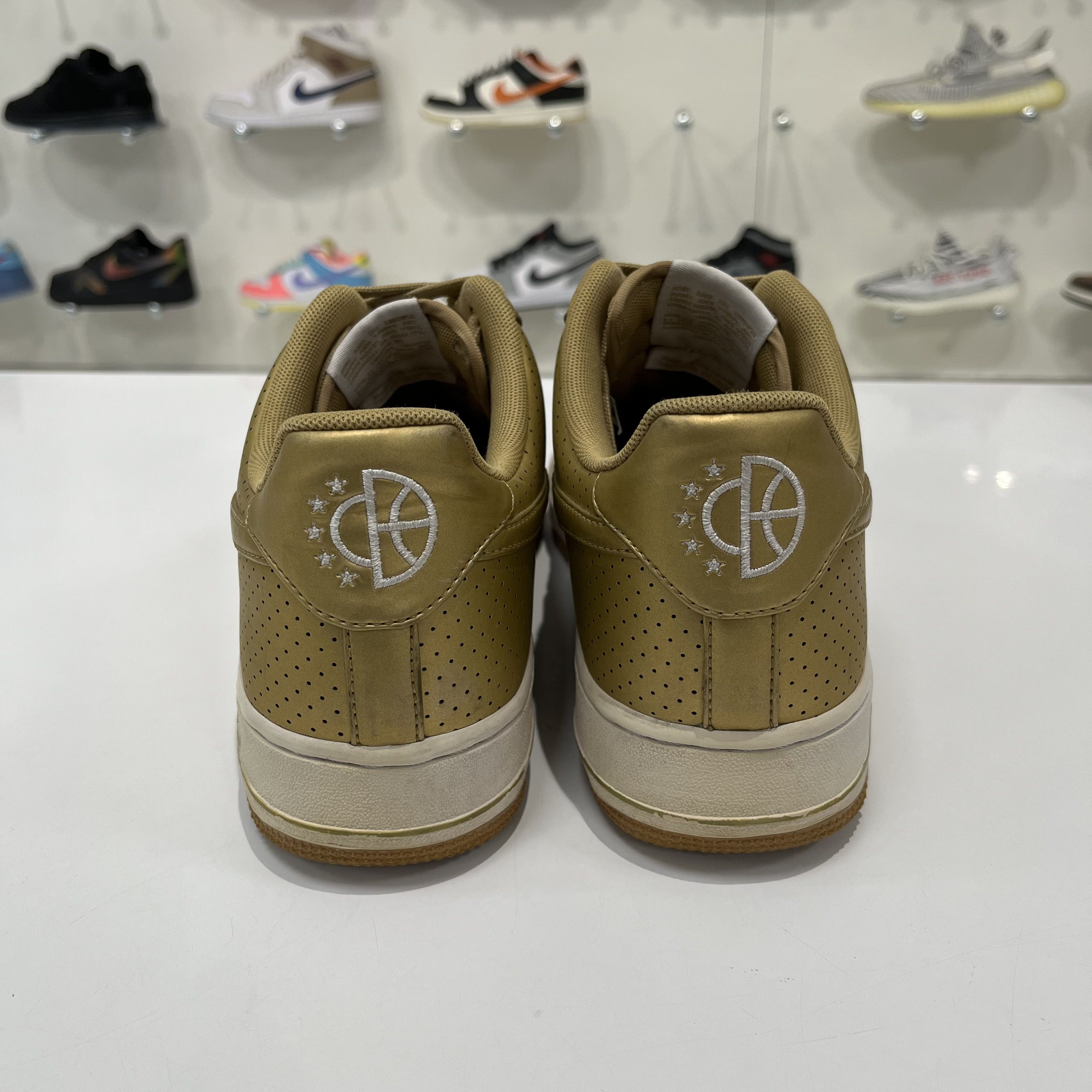 Nike Nike Air Force 1 Low Gold Size US 9 / EU 42 - 3 Thumbnail
