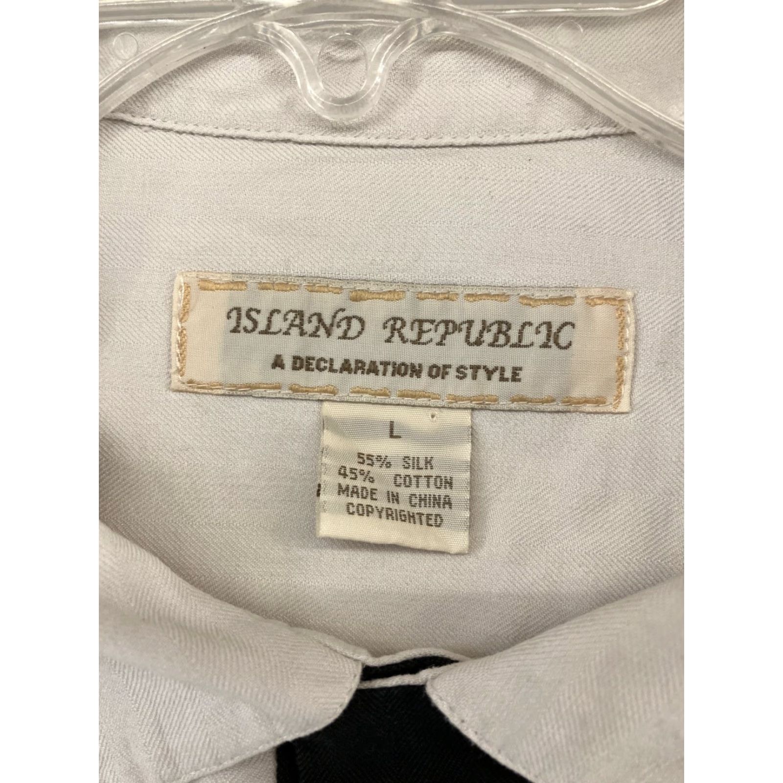 Vintage Island Republic Mens L Hawaiian Shirt Short Sleeve Embroidered Button-Up Collared Beach Tropical White Cotton Silk Size US L / EU 52-54 / 3 - 3 Thumbnail