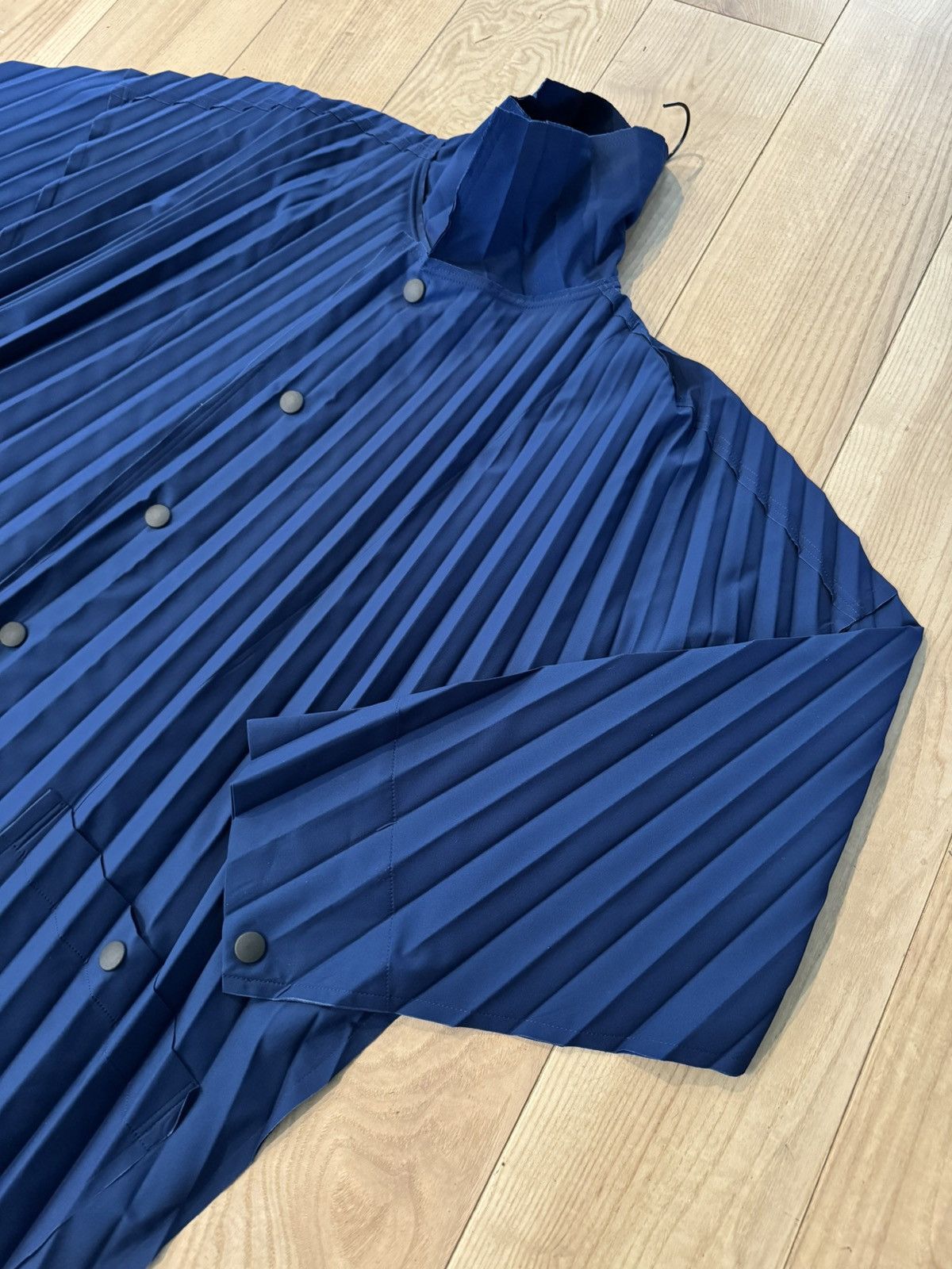 Homme Plisse Issey Miyake Homme Plisse Issey Miyake Edge coat pleated one size jacket Size US M / EU 48-50 / 2 - 6 Thumbnail