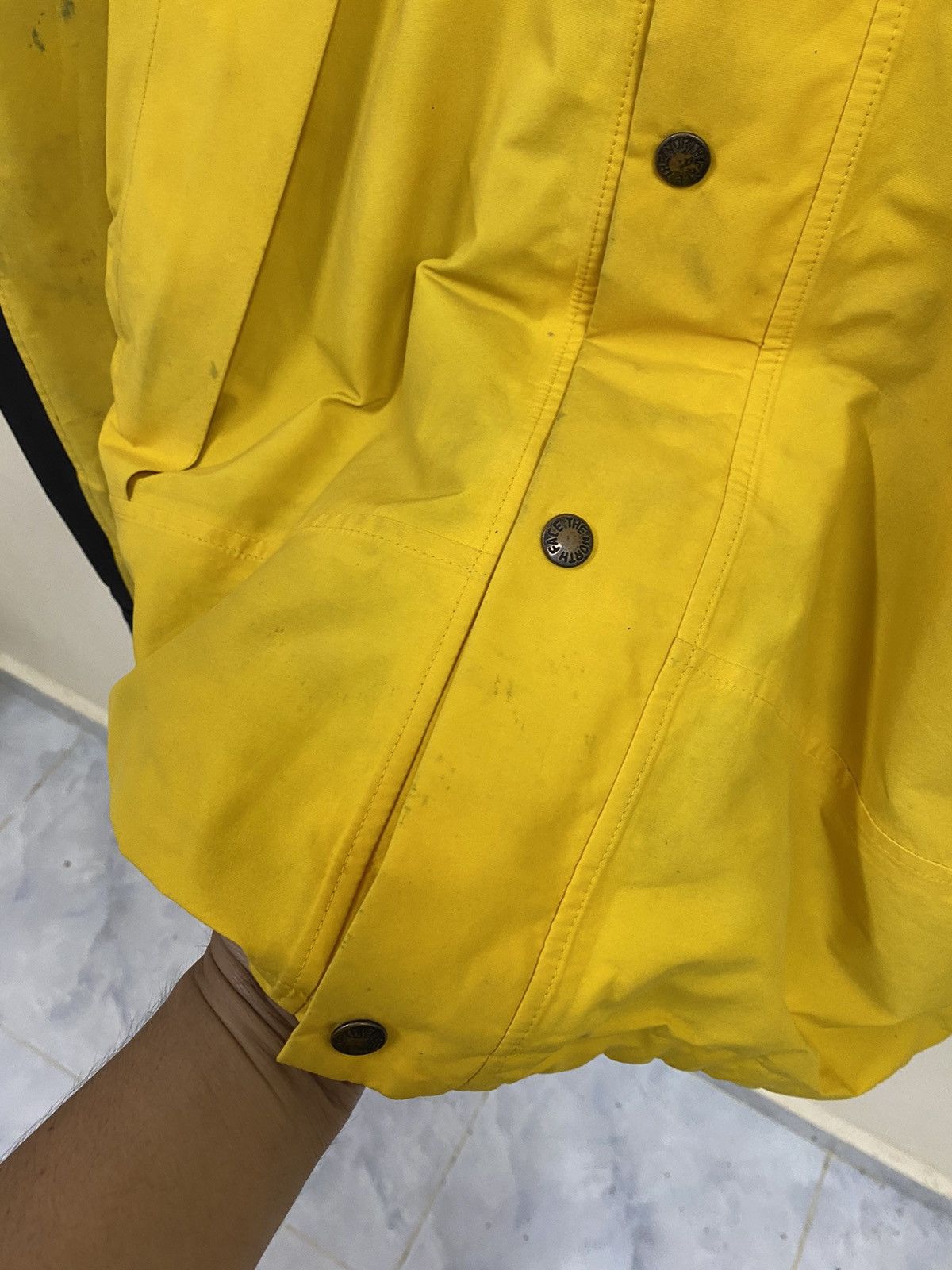 The North Face The North Face Goretex Outwear Yellow Size US L / EU 52-54 / 3 - 16 Thumbnail
