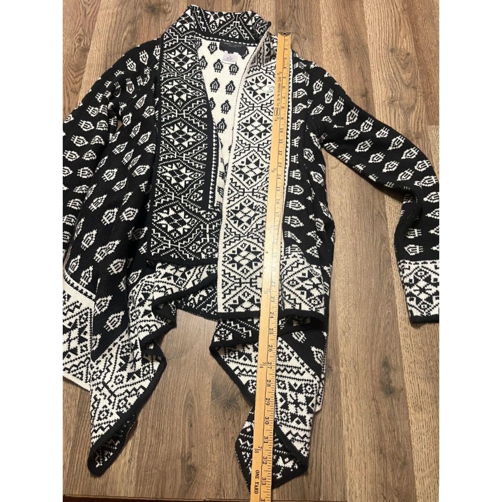 Vintage Romeo + Juliet Sweater, Women's Size Small, Black White Print Allover Cardigan Size S / US 4 / IT 40 - 6 Thumbnail