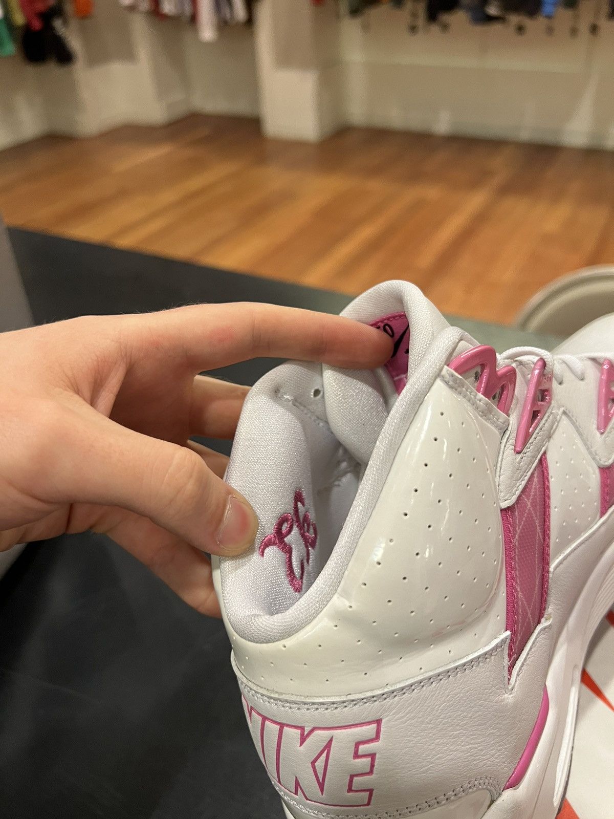 Nike Nike Air Trainer SC High SR Cares Breast Cancer Awareness Size US 13 / EU 46 - 8 Thumbnail