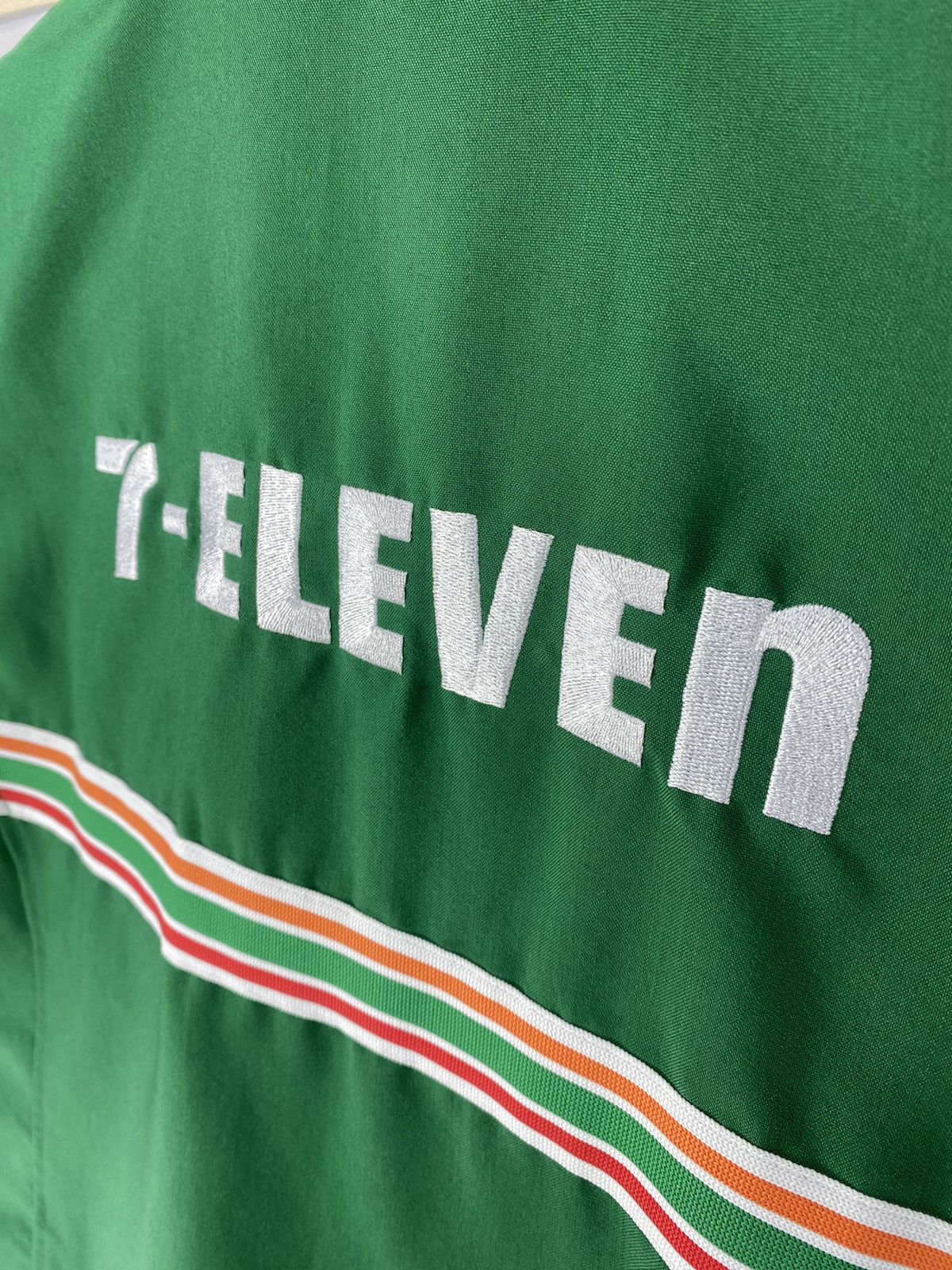 Japanese Brand Vintage Y2k 7-Eleven Embroidered Logo Worker Shirt Size US S / EU 44-46 / 1 - 8 Thumbnail