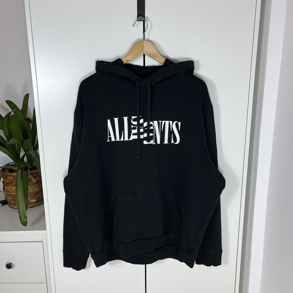 Allsaints Allsaints Big Central Logo Distressed Black Hoodie Y2K Size US L / EU 52-54 / 3 - 1 Thumbnail