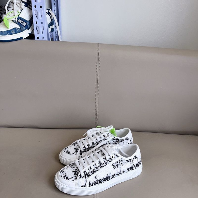 Louis Vuitton Louis Vuitton Lagoon Low Top Sneaker in Pink - Size US 8.5 / IT 38.5 - 1 Thumbnail