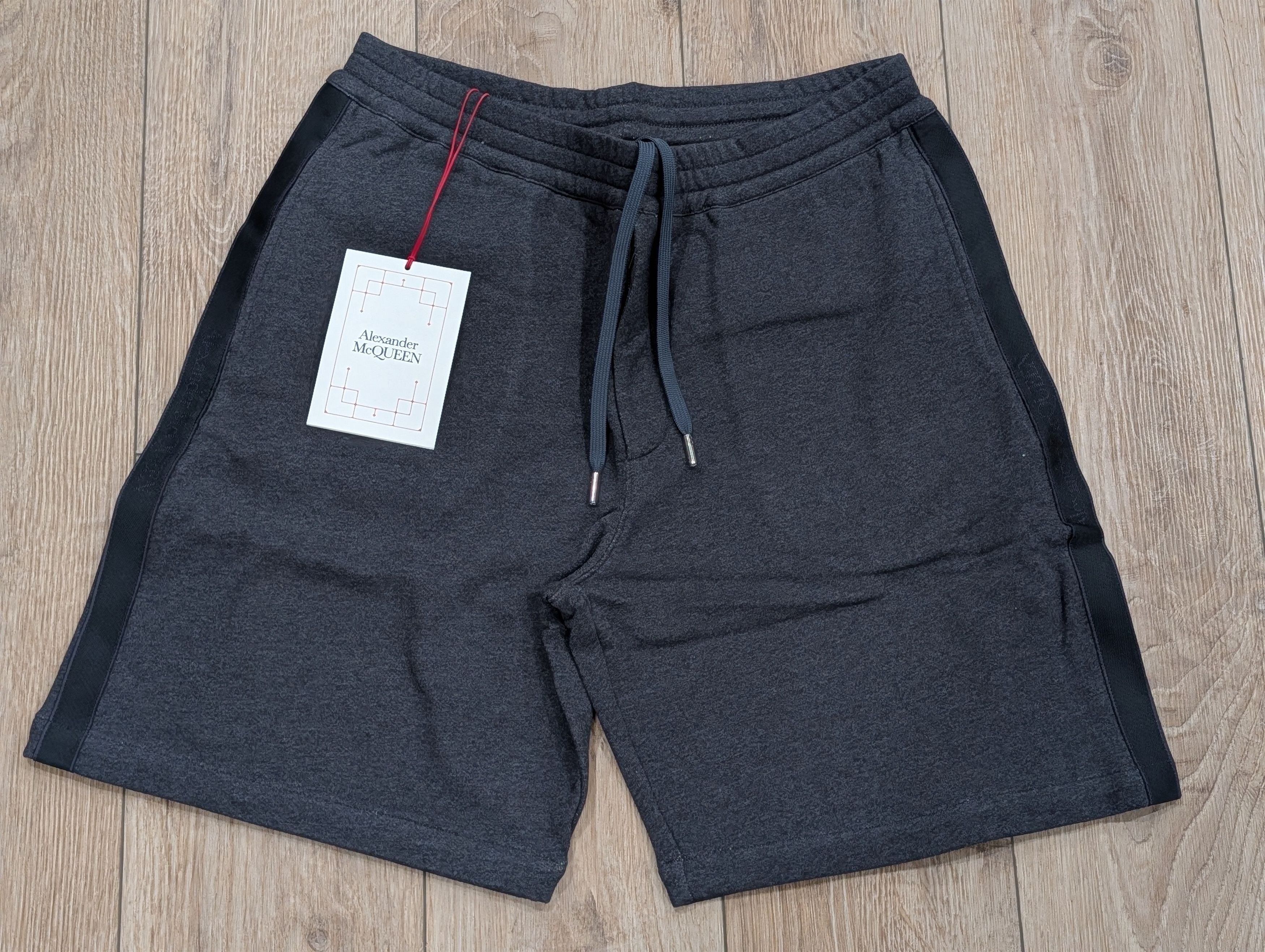 Alexander McQueen Alexander McQueen Elastic Waist Sweat Shorts Charcoal Large Size US 34 / EU 50 - 1 Thumbnail