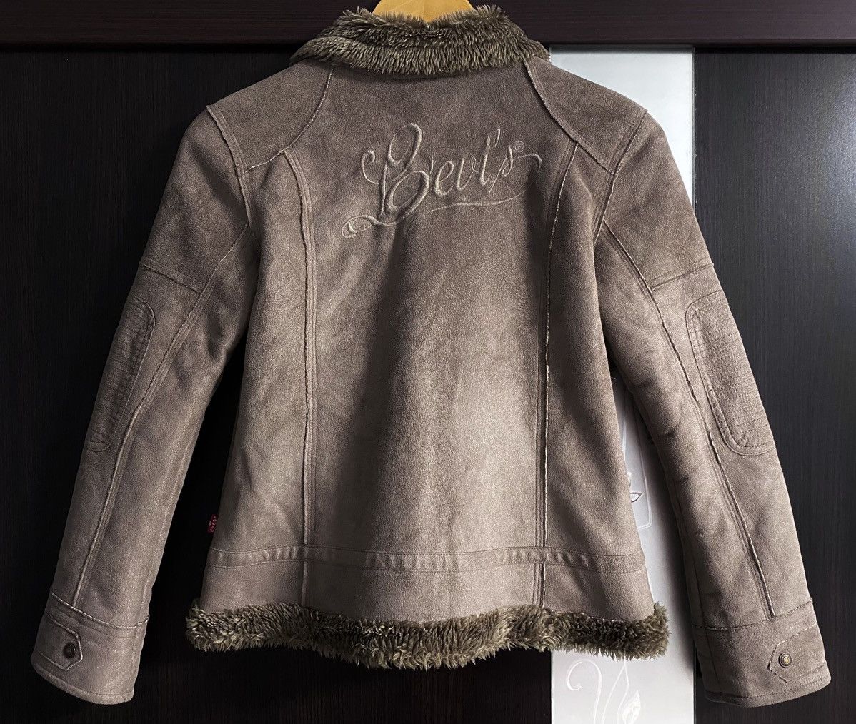 Levi's BigLogo Embroidery Faux Fur Shearling Coat Asymmetric Jacket Size S / US 4 / IT 40 - 4 Thumbnail