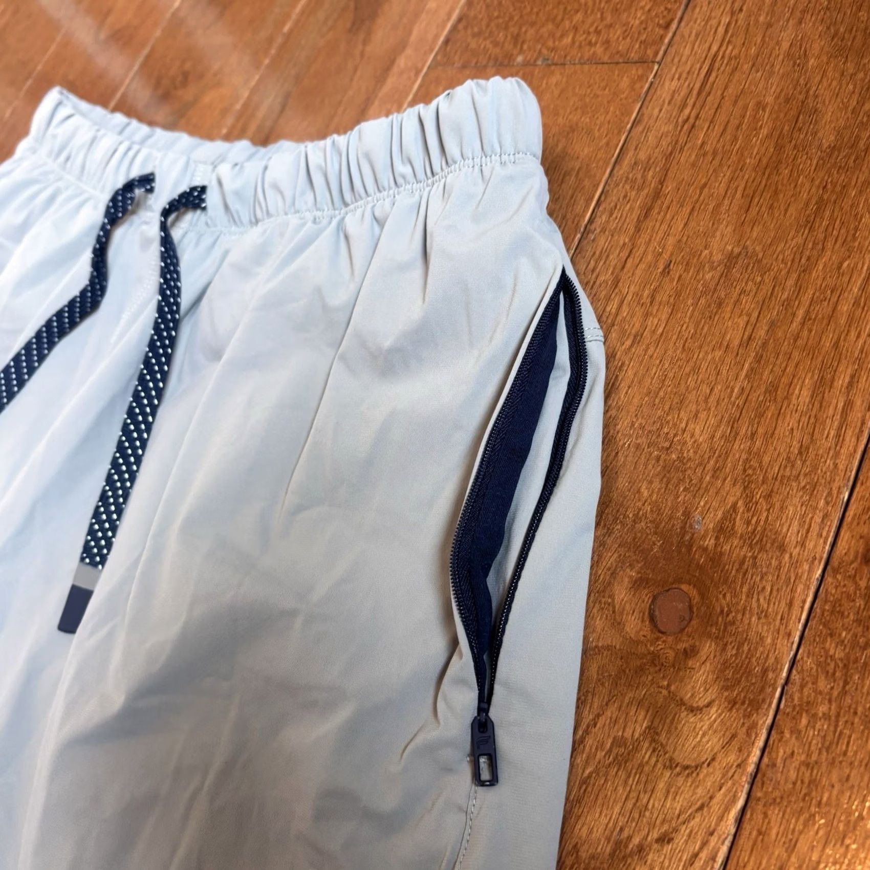 Fabletics VINTAGE? No. Size US 31 - 3 Thumbnail