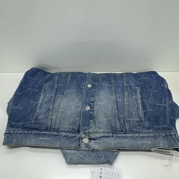 Balenciaga Balenciaga Logo Print Denim Jacket for Women 0079-2507 Size S / US 4 / IT 40 - 6 Thumbnail