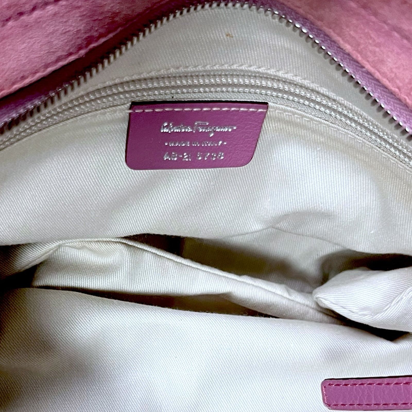 Salvatore Ferragamo Salvatore Ferragamo Gancini Pink Leather Suede Purse Size ONE SIZE - 10 Thumbnail