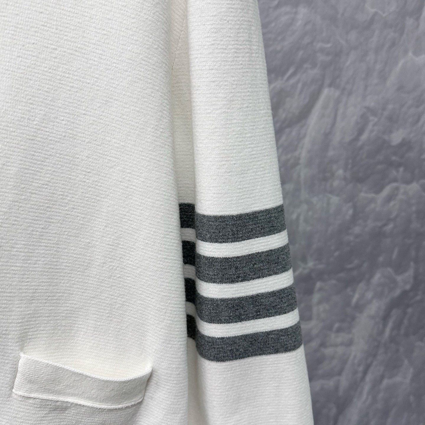 Thom Browne Thom Browne Striped V-Neck Cardigan Size US L / EU 52-54 / 3 - 3 Thumbnail