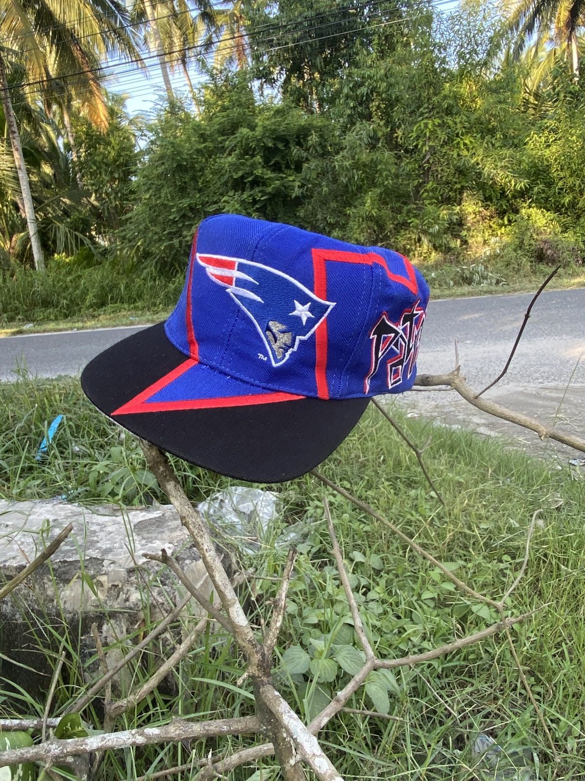 Vintage Vintage NFL Patriots Snapback by Drew Pearson (90s) Size ONE SIZE - 3 Thumbnail