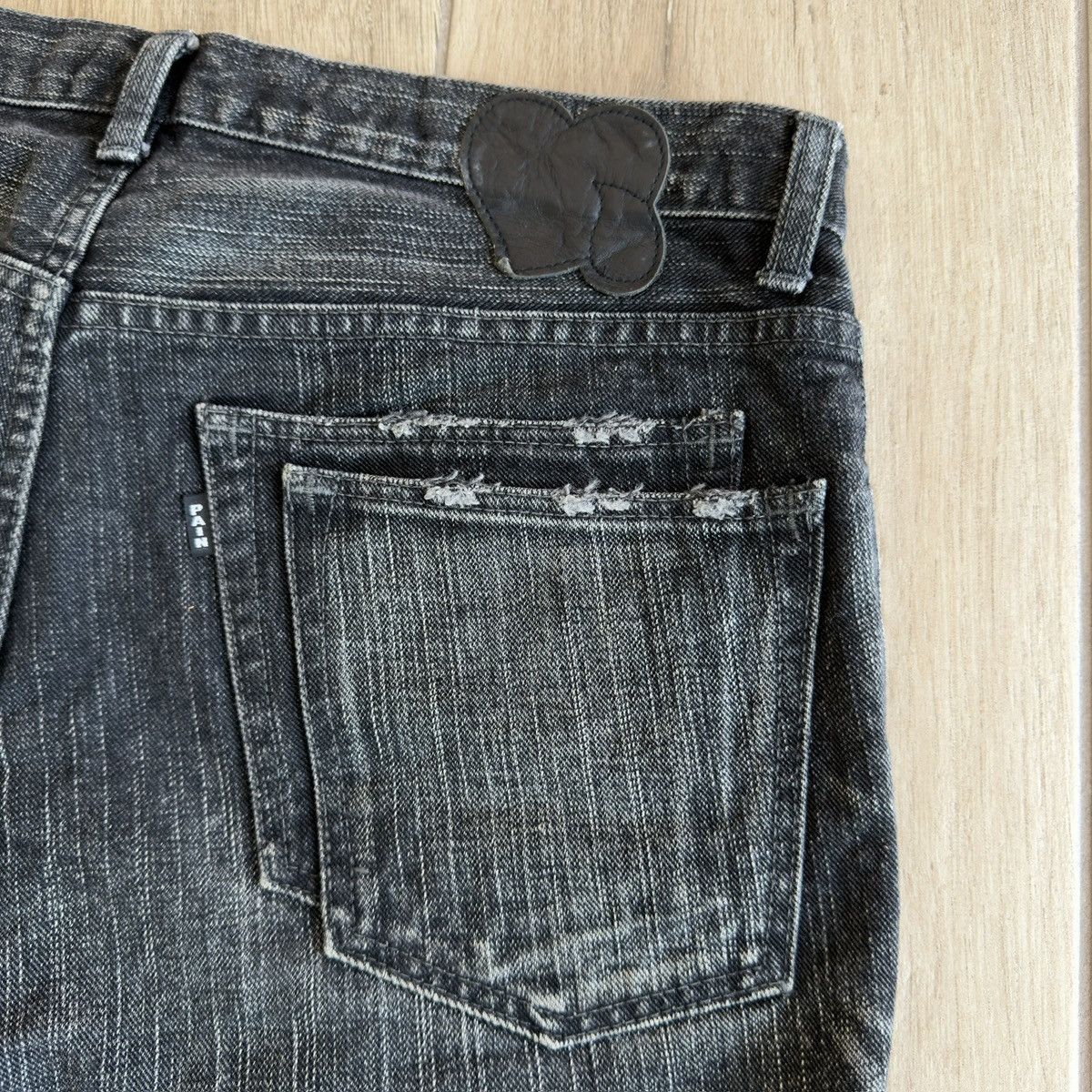 Number (N)ine SS04 "Dream Baby Dream" Double Pocket Pain Denim Shorts Size US 33 - 3 Thumbnail
