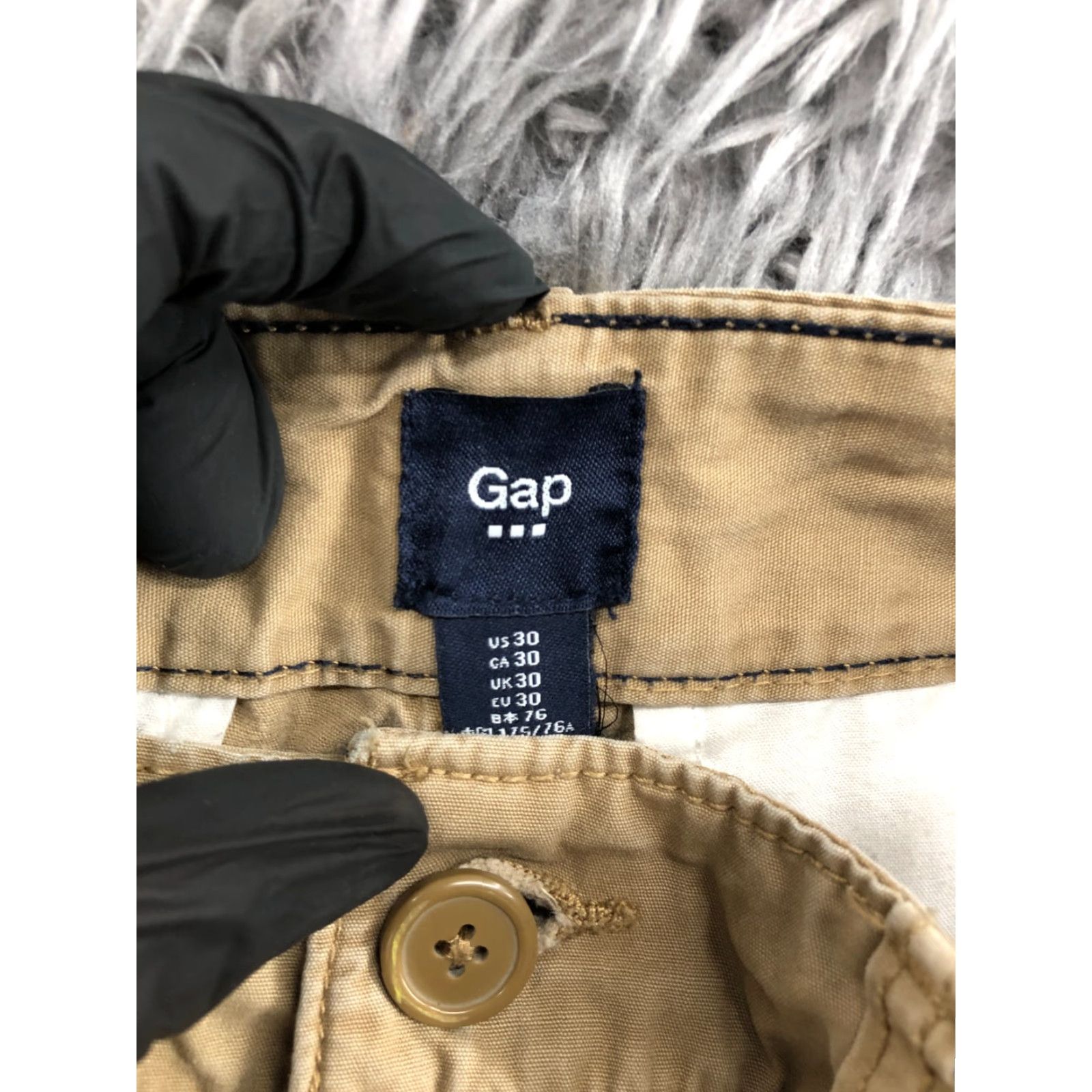 Gap Gap Cargo Shorts Mens Size 30 Mid Rise Medium Wash Beige Shorts Cargo Gap Mens 30 Beige Medium Wash Size US 30 / EU 46 - 7 Thumbnail
