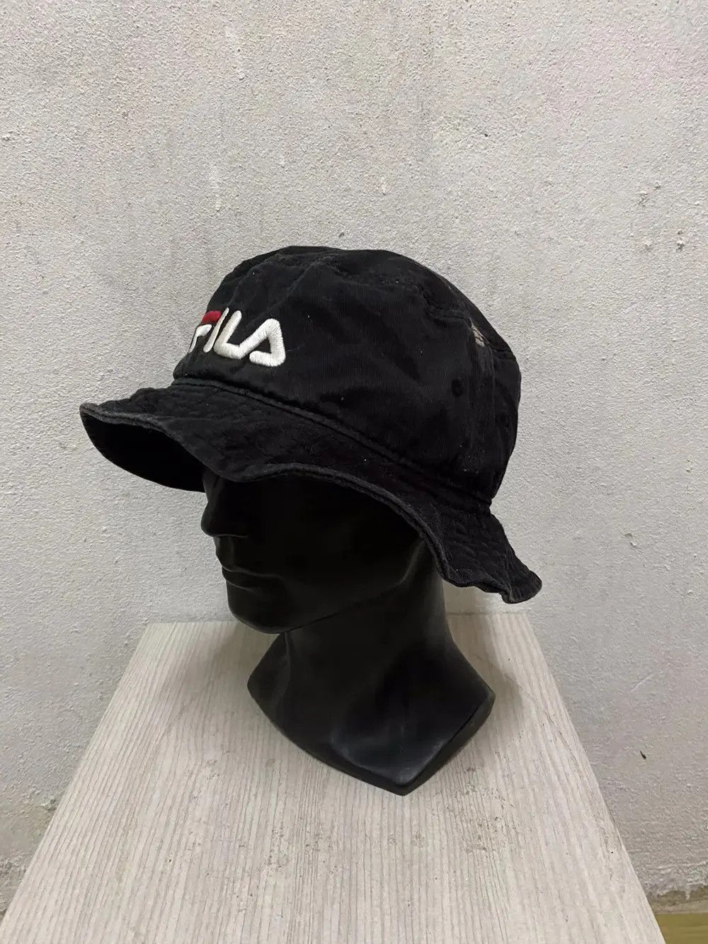 Fila Vintage Fila Small Logo Bucket Hat Size ONE SIZE - 3 Thumbnail