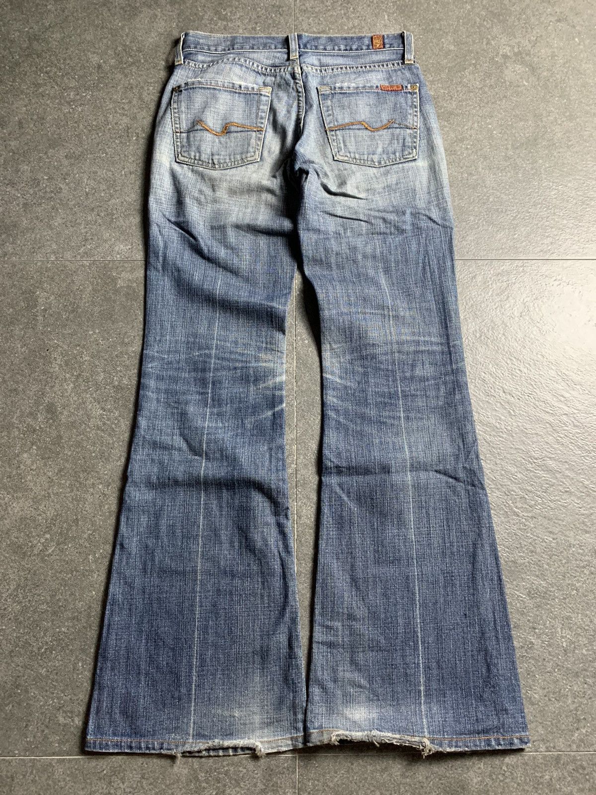If Six Was Nine × Japanese Brand × Le Grande Bleu (L.G.B.) 2000s For All 7 Man Kind Flared Jeans Size US 27 - 9 Thumbnail