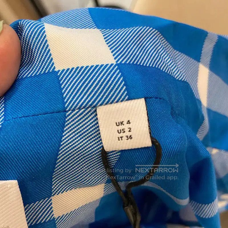 Burberry Burberry Blue Silk Short-Sleeve Shirt. Size M / US 6-8 / IT 42-44 - 6 Thumbnail