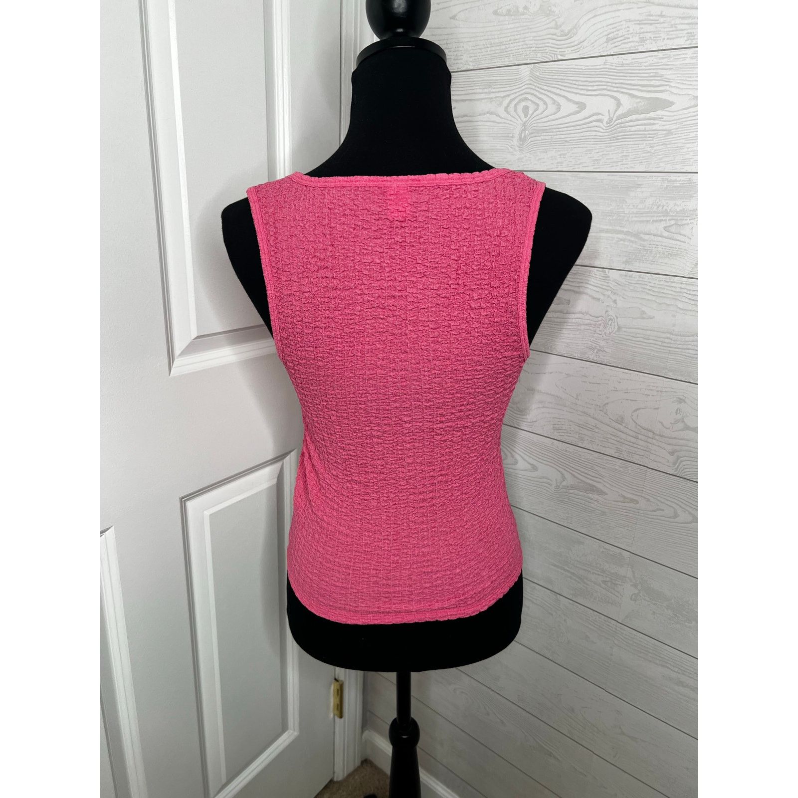 Old Navy Old Navy Pink Textured Square Neck Tank Top - Size Small Size S / US 4 / IT 40 - 3 Thumbnail