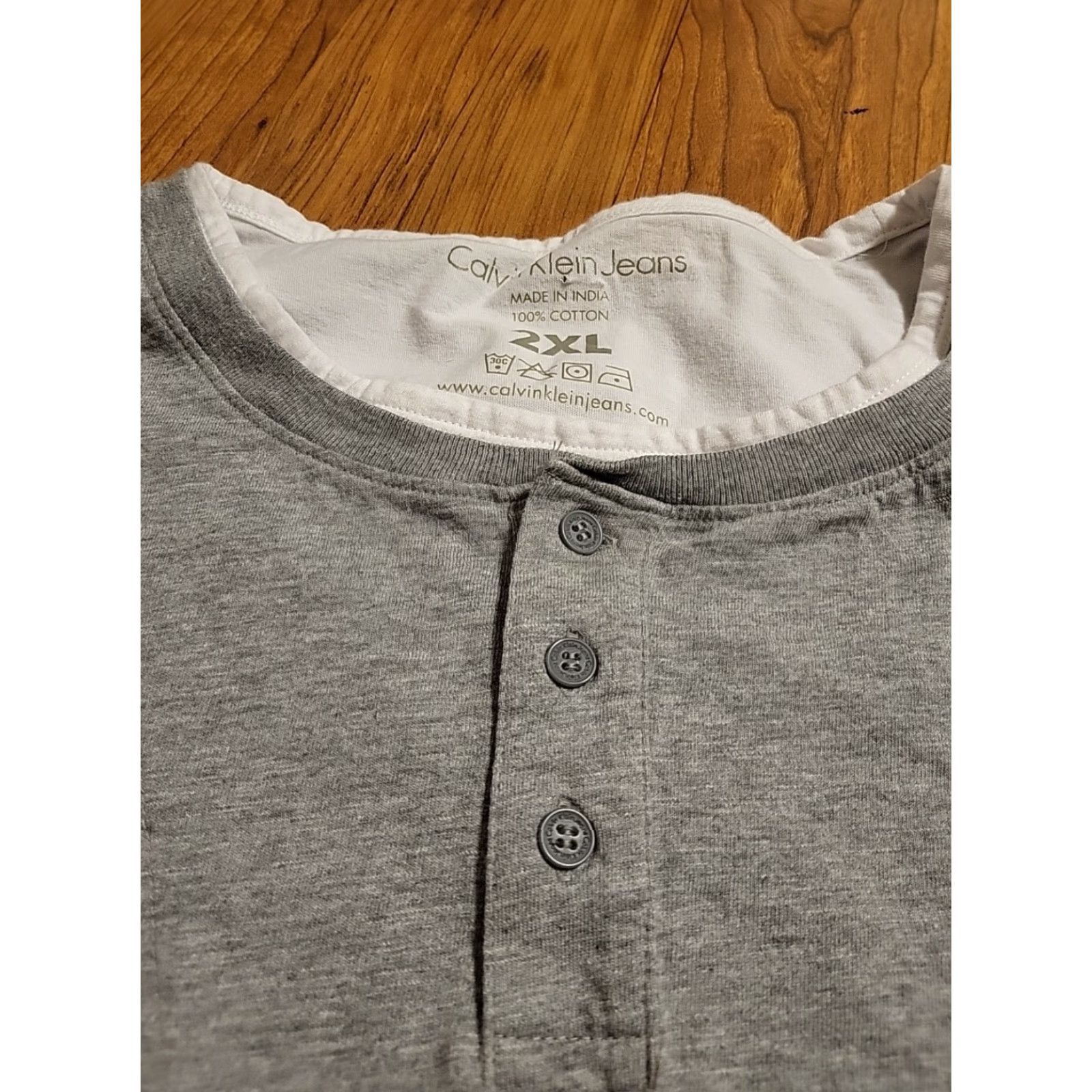 Calvin Klein CALVIN KLEIN T-SHIRT 2XL Cotton Gray White Layered EUC Mens Regular Short Sleeve Round Neck Size US XXL / EU 58 / 5 - 5 Thumbnail