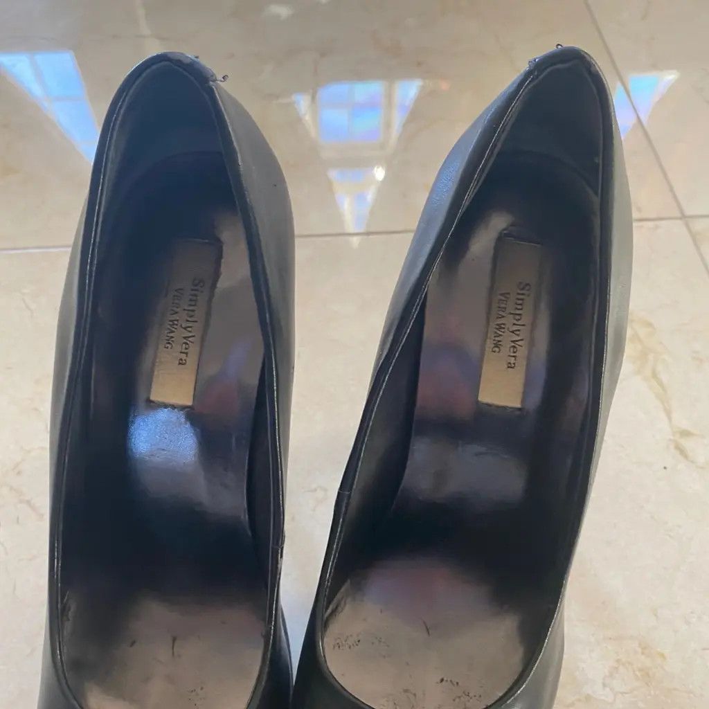 Vera Wang Simply Vera Vera Wang Black Leather Heels (Size 7.5 US) Size US 7.5 / IT 37.5 - 2 Thumbnail