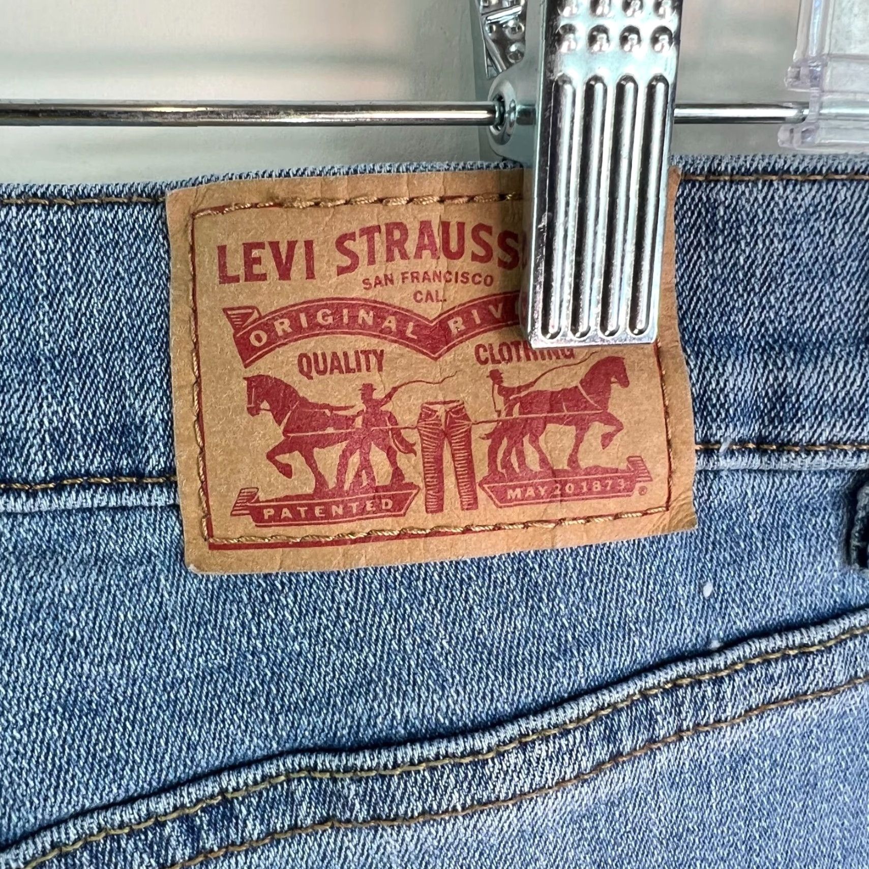 Levi's VINTAGE Levi's Classic Bootcut Jeans Women's Size 10 32X29 Blue Denim Floral Embroidered Mid Rise Stretch Size 32" / US 10 / IT 46 - 7 Thumbnail