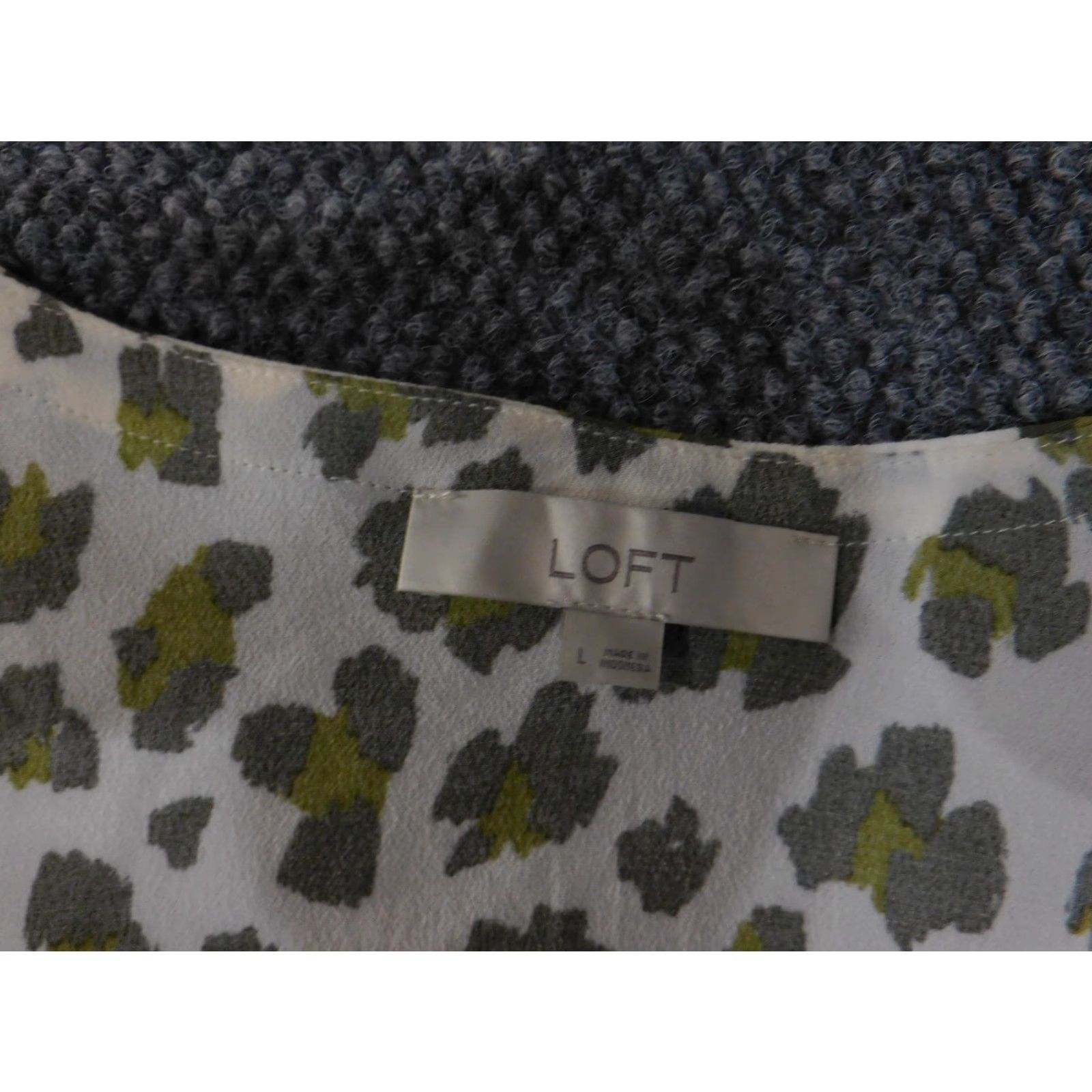 Ann Taylor LOFT Blouse Womens L Long Sleeve Multicolor Leopard Solid Rayon Button Casual Lightweight Breathable Regular Size L / US 10 / IT 46 - 6 Thumbnail