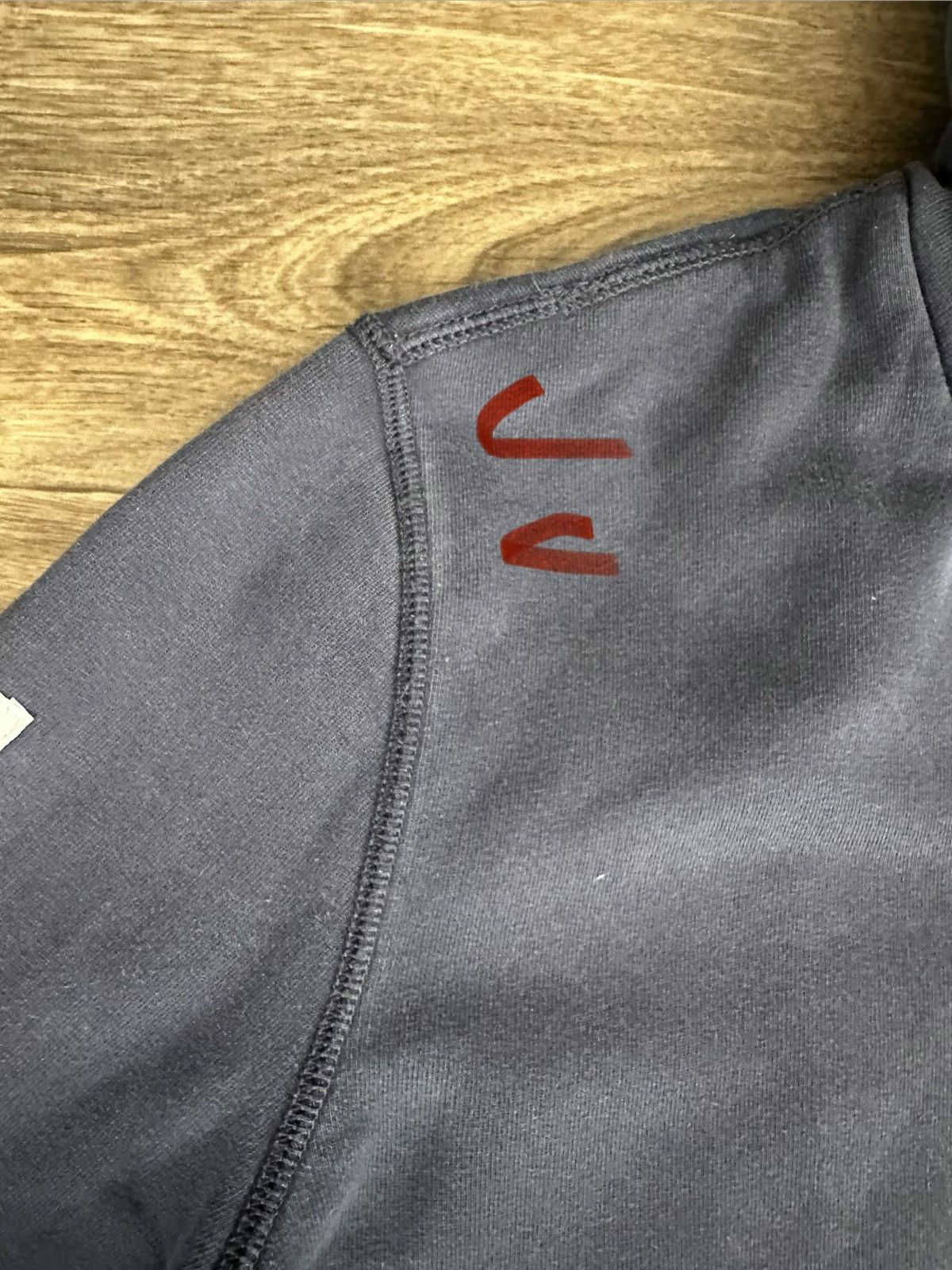 Burberry Burberry x custom hoodie size M Size US M / EU 48-50 / 2 - 18 Thumbnail