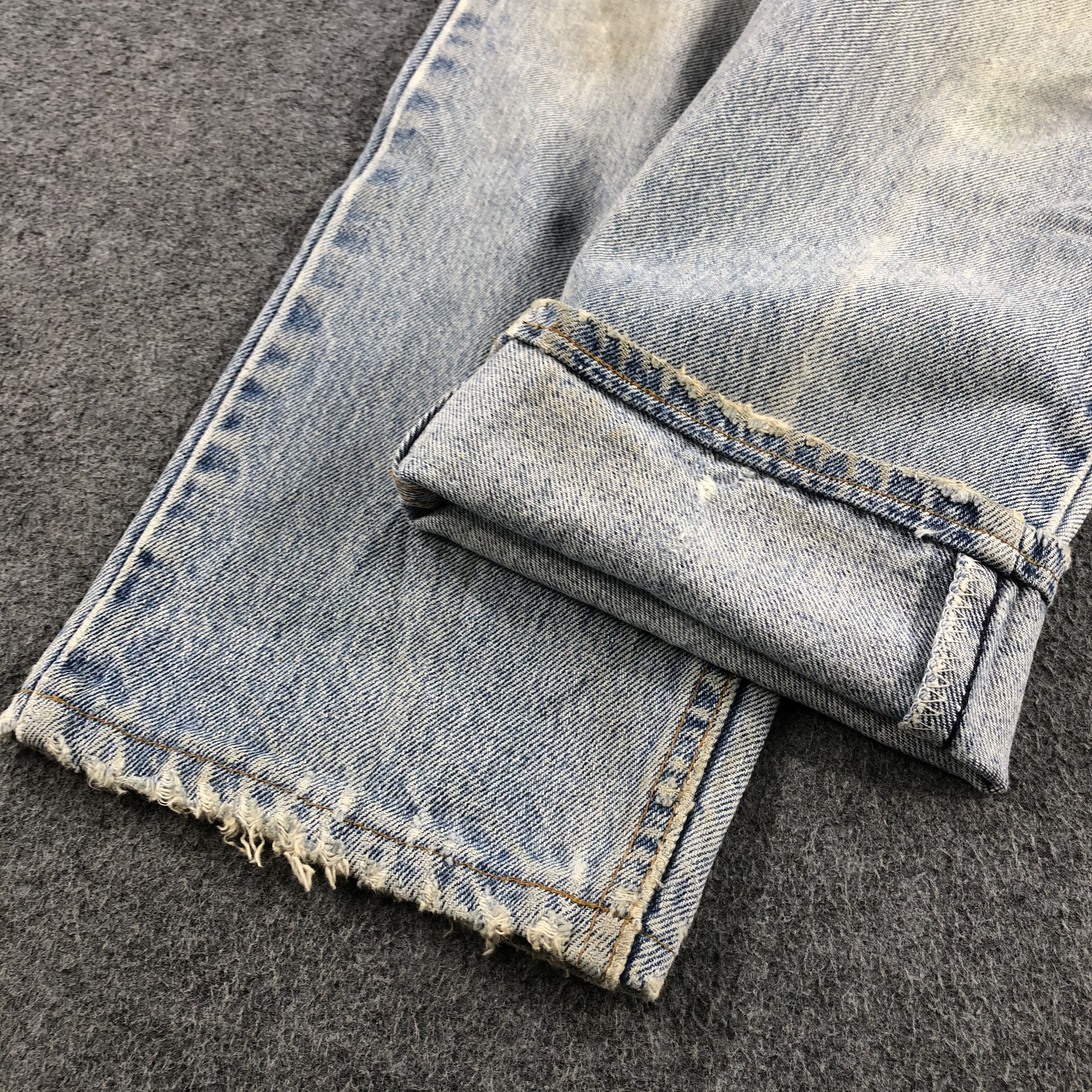 Levi's Vintage 90s Light Wash Levis 560 Jeans-J2043 Size US 28 / EU 44 - 7 Thumbnail
