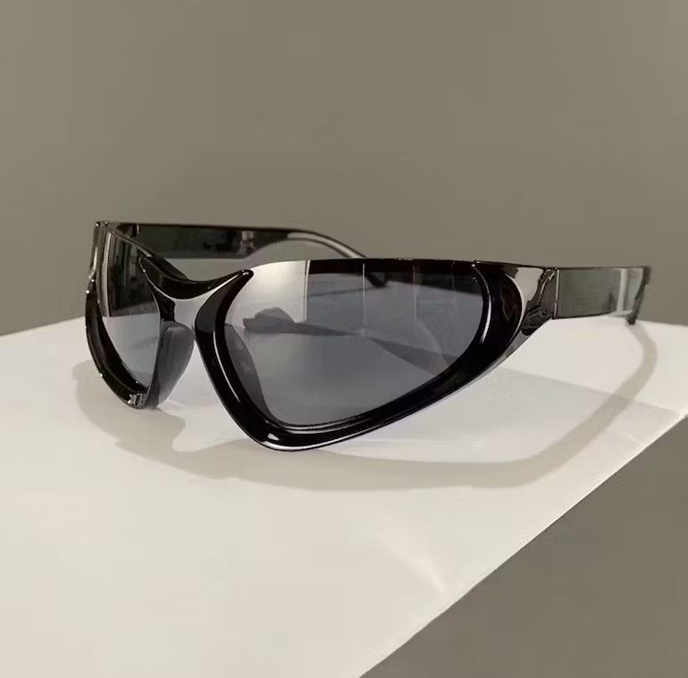Jewelry Alien Cyber Eye Sunglasses Dystopian Grunge 2000s Future Size ONE SIZE - 1 Thumbnail