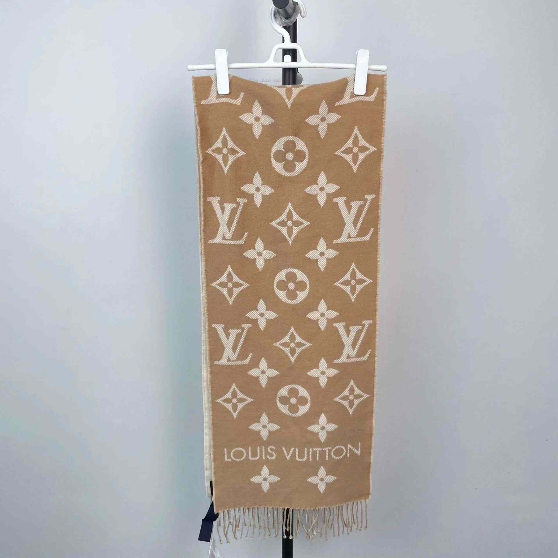 Louis Vuitton Louis Vuitton Wool Scarf 26 Men Size ONE SIZE - 1 Thumbnail