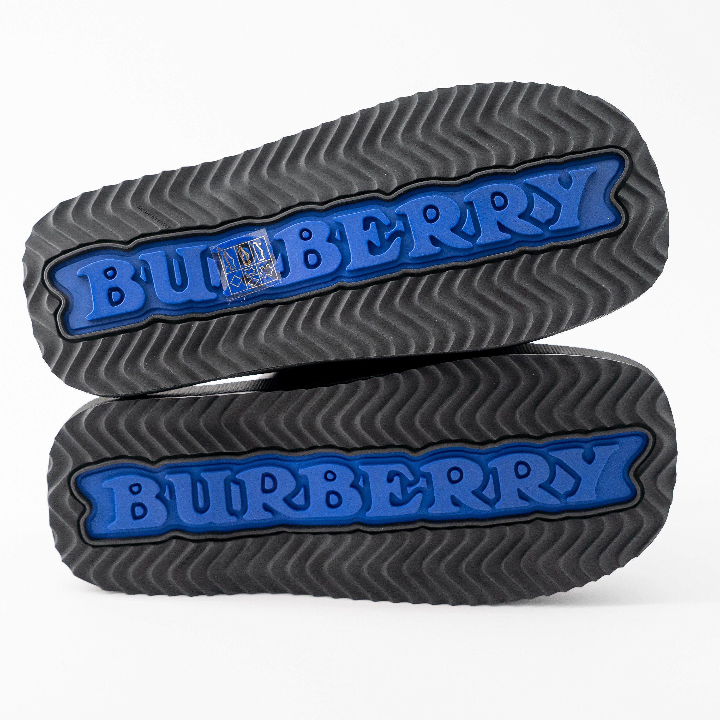Burberry 39eu 9us Burberry Leather Slab Knight Slides Leather Black Size US 9 / IT 39 - 4 Thumbnail
