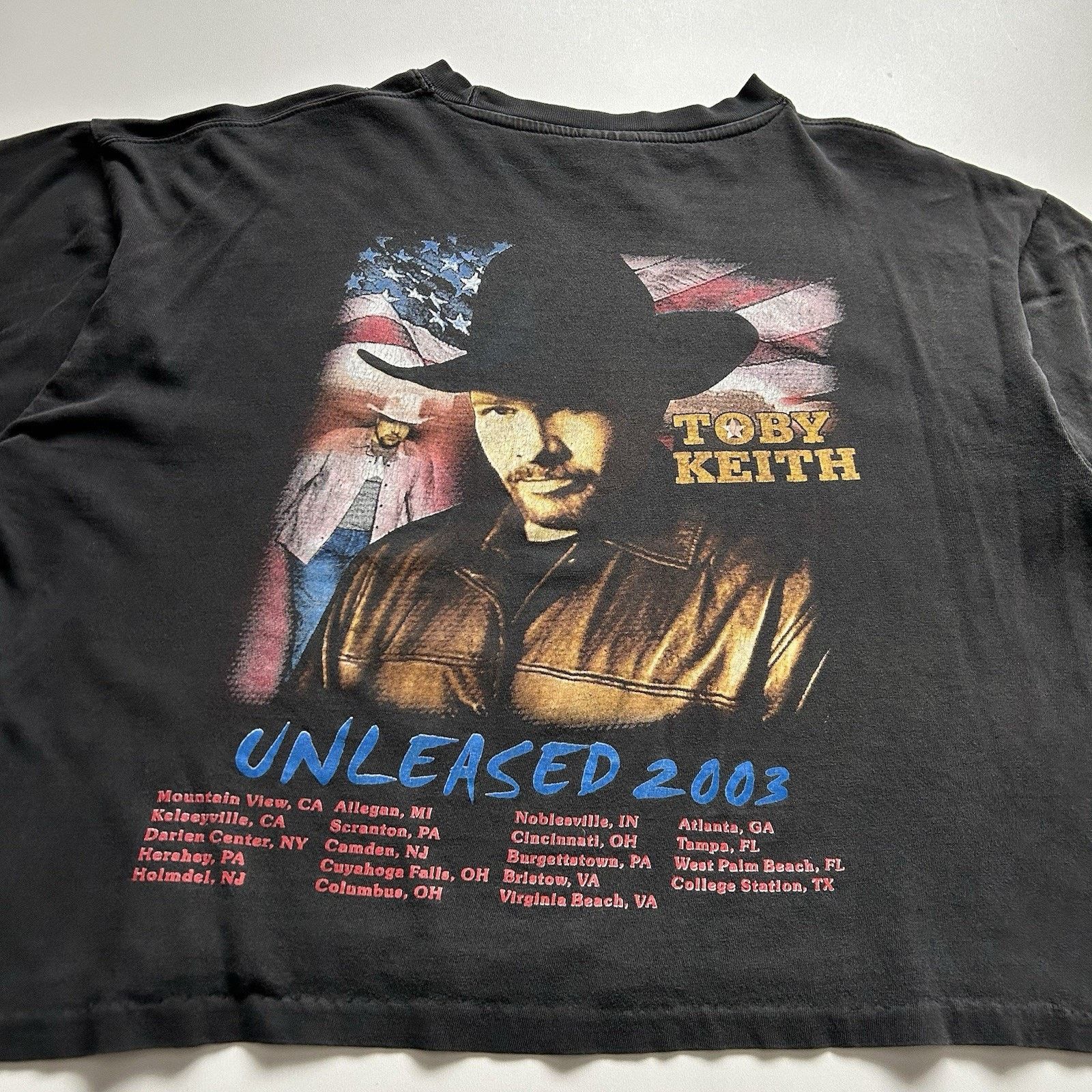 Band Tees Vintage Toby Keith Shirt Large Crop Top Y2K Tour Faded Black Size US L / EU 52-54 / 3 - 4 Thumbnail