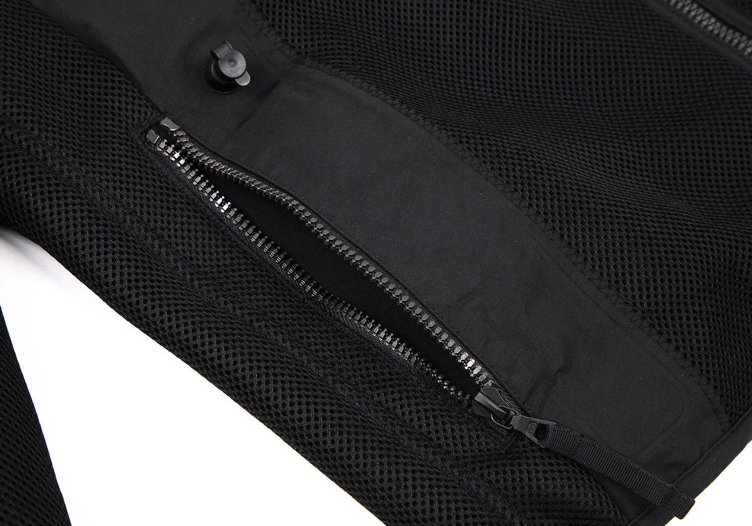 Issey Miyake Air Valve Mesh Design Bonding Jacket in Black 2 Size US M / EU 48-50 / 2 - 9 Thumbnail