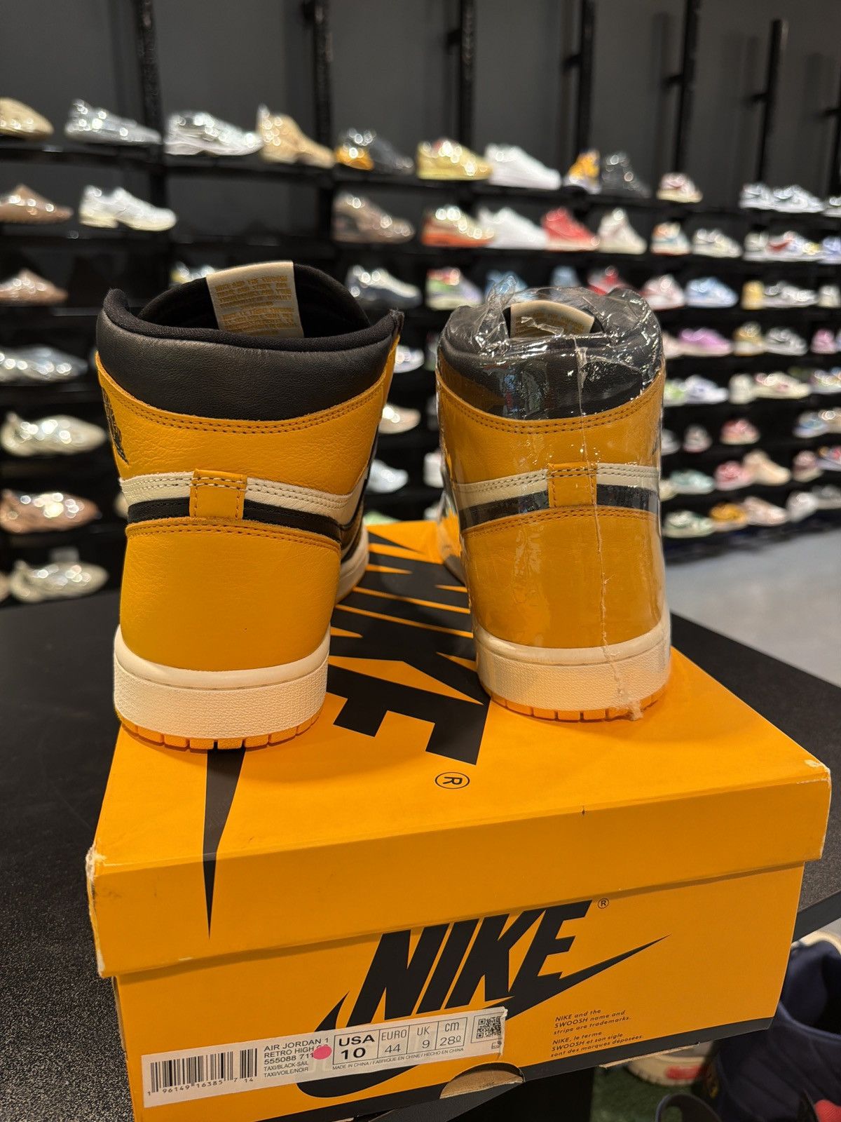 Jordan Brand Jordan 1 High Taxi Size-10 Brand New Quick Ship Size US 10 / EU 43 - 4 Thumbnail